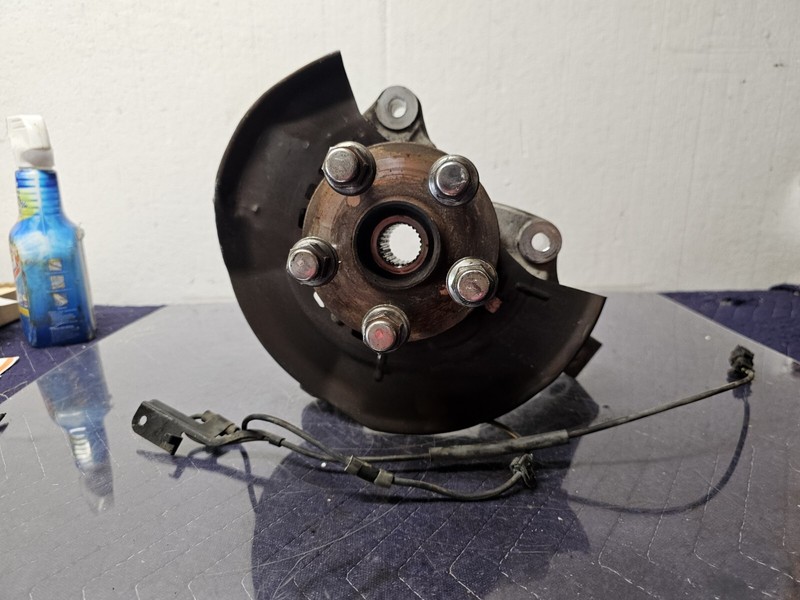 2010-2015 Toyota Prius Front Left Driver Spindle Knuckle Assembly Oem