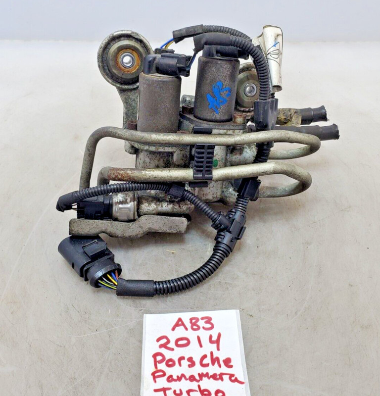 ✅ 10-16 OEM Porsche Panamera Turbo 970 Rear Sway Bar Control Valve Block