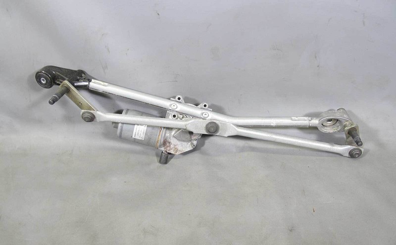 BMW E89 Z4 Roadster Factory Windshield Wiper Linkage Frame w Drive Motor 09-15