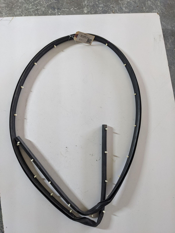 Front Right Door Body Roof Side Weatherstrip 2017 Honda Fit 72325-T5R-A01 15- 20