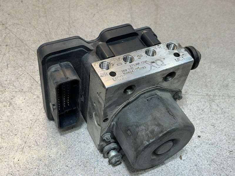 2015 Subaru Impreza ABS Anti Lock Brake Module Pump BOSCH