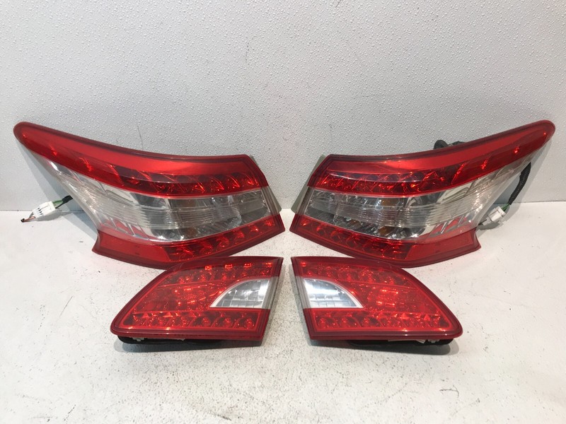 2013-2016 Nissan Sentra OEM Brake Tail Light Lamp Left Driver Passenger Right