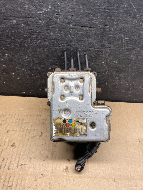 2004-2006 Chevrolet Express ABS Pump Control OEM 13567118 Module U8916 PS