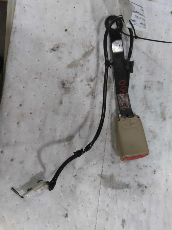 2012 Nissan Altima OEM Used Seat Belt White Driver Buckle 95000 Miles