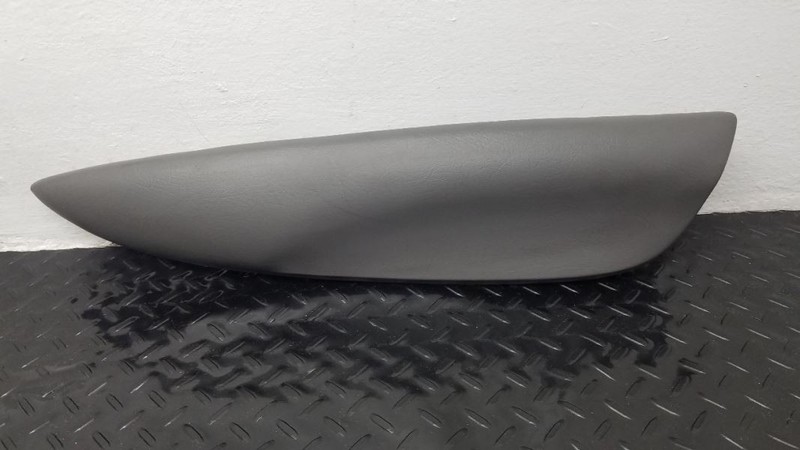 02-04 Chevrolet Trailblazer Rear Right Door Armrest OEM 15079868