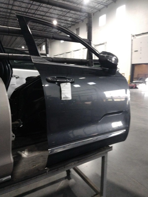 2020 KIA TELLURIDE Right Front Door Grey OEM 58000 Miles - Used Part
