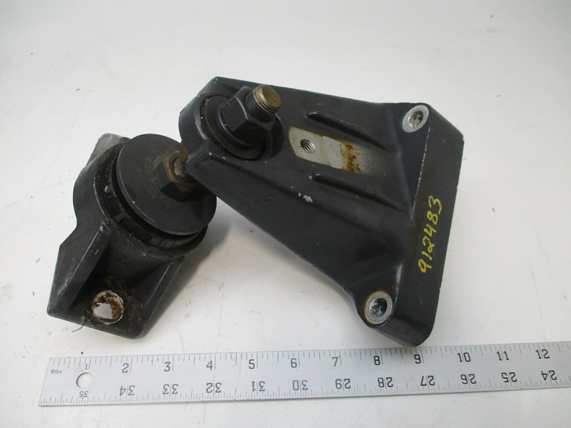 0912483 OMC Cobra Ford 2.3L Sterndrive Front Starboard Bracket & Motor Mount