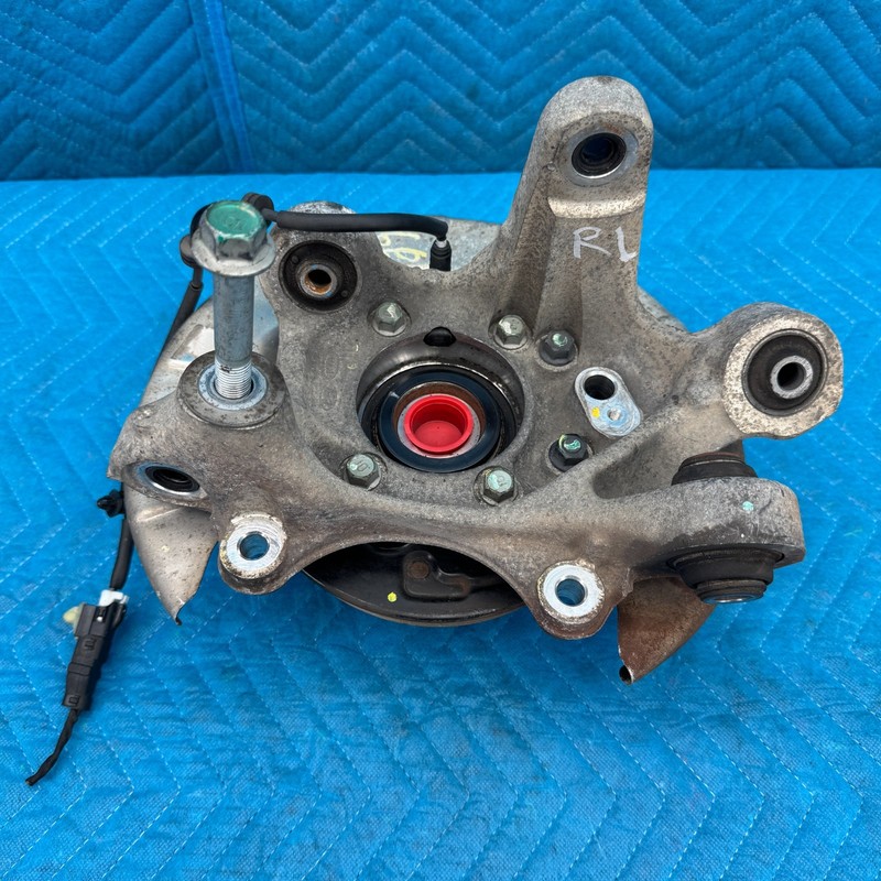 2011–2016 Hyundai Equus Rear Left Knuckle Hub Assembly OEM SBK4941A4GG2B27B