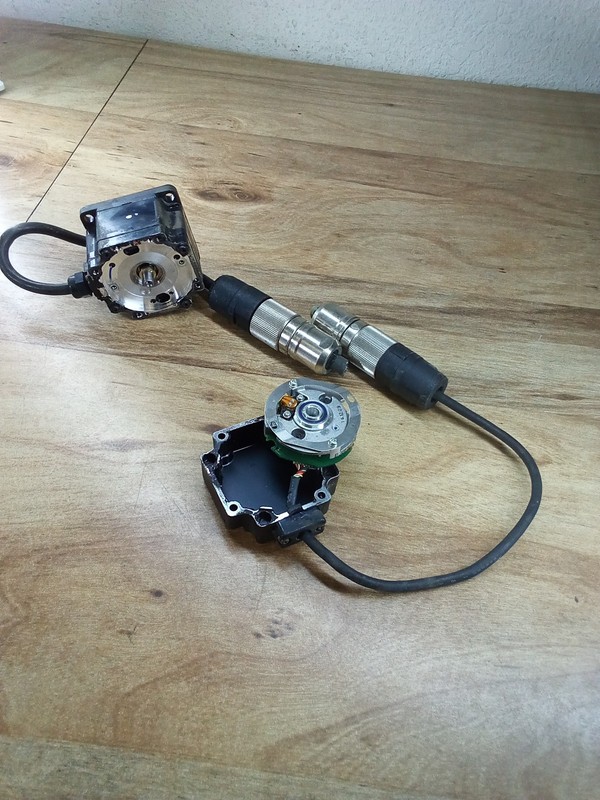 Yaskawa SGMPH-01AA41D Servo Motor *PARTS ONLY*