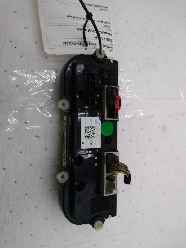 Used A/C Selector Switch fits: 2018 Volkswagen Passat single zone climatic w/o h