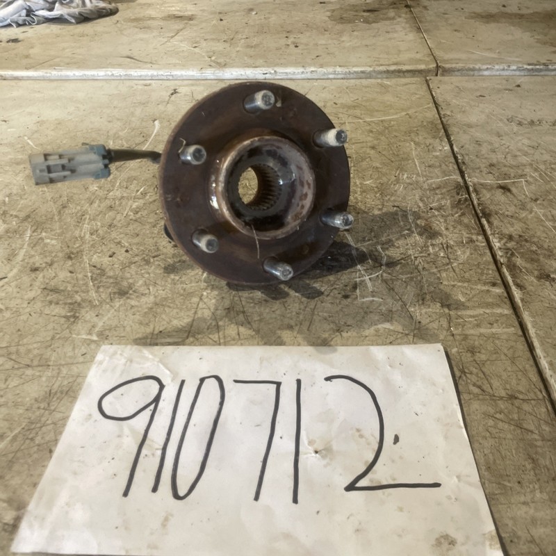 2004-2009 Cadillac Srx Driver Front Wheel Hub Oem L4TK5