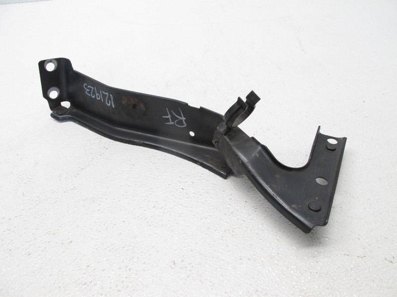 08-17 AUDI 8T A5 S5 COUPE CONVERTIBLE RIGHT FENDER VERTICAL BRACKET SUPPORT 1219