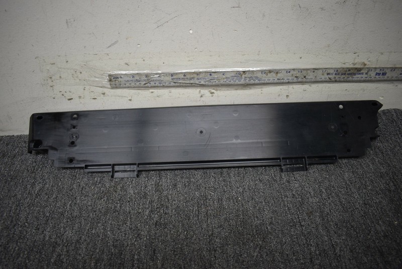 BMW 330IX RADIATOR TRIM FACTORY OEM