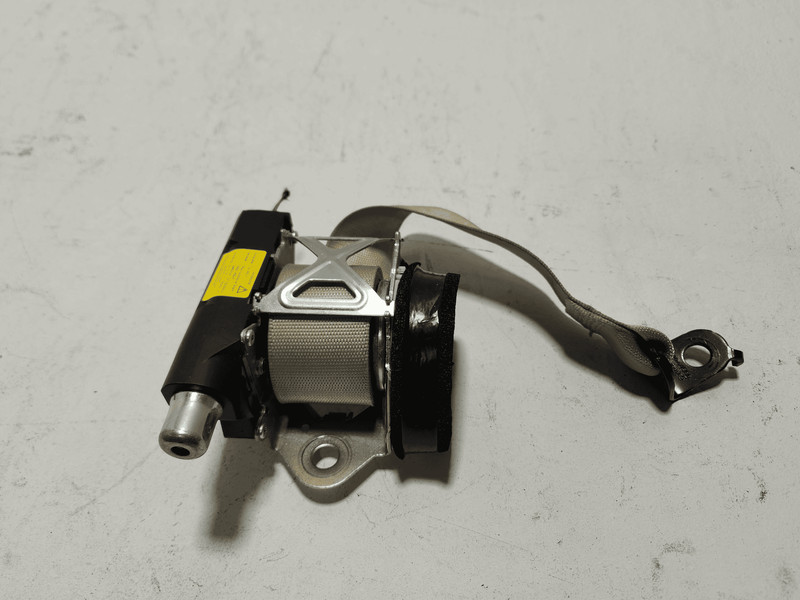 MERCEDES E350 W212 2010-2016 REAR PASSENGER SIDE 2ND ROW SEAT BELT RETRACTOR OEM