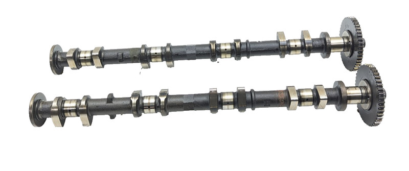 2004 Infiniti QX56 5.6L Passenger Right Camshaft Cam shaft Pair OEM