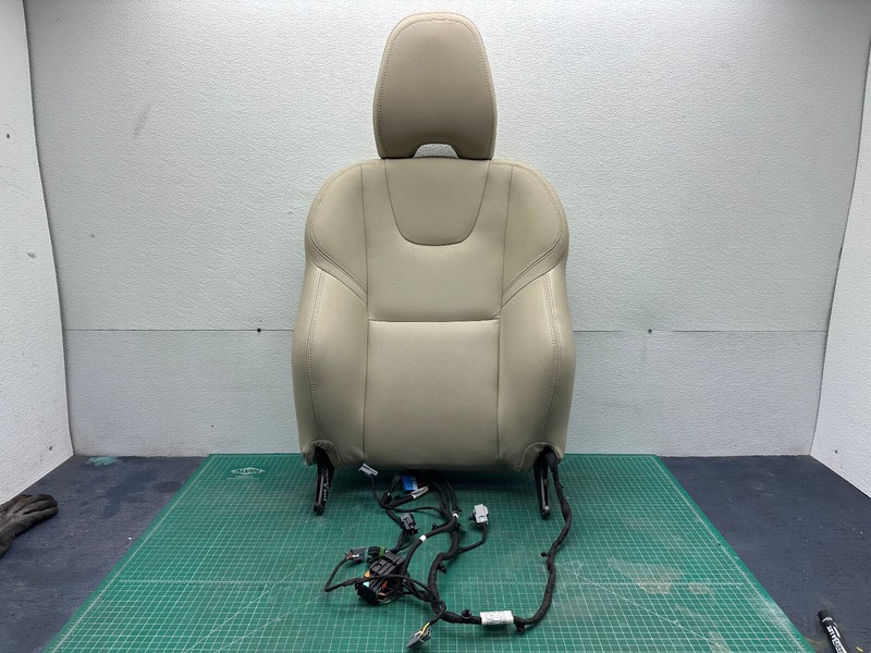 16-18 Volvo S60 FRONT RIGHT TOP UPPER SEAT CUSHION OEM