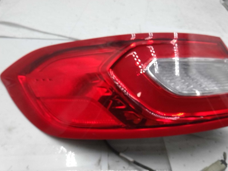 2017 Lincoln MKX Left Tail Light Assembly Black 477124 101K Miles