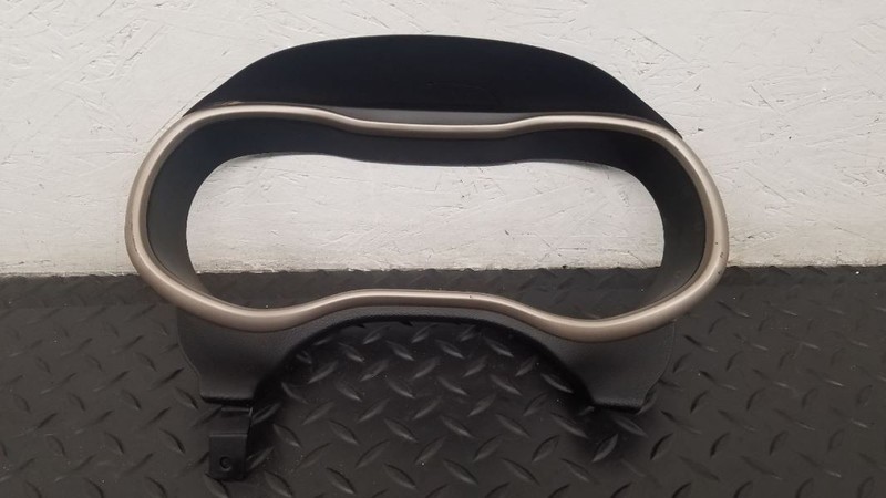 14-18 Jeep Cherokee Speedometer Instrument Cluster Bezel Black OEM 6MC901S5AA