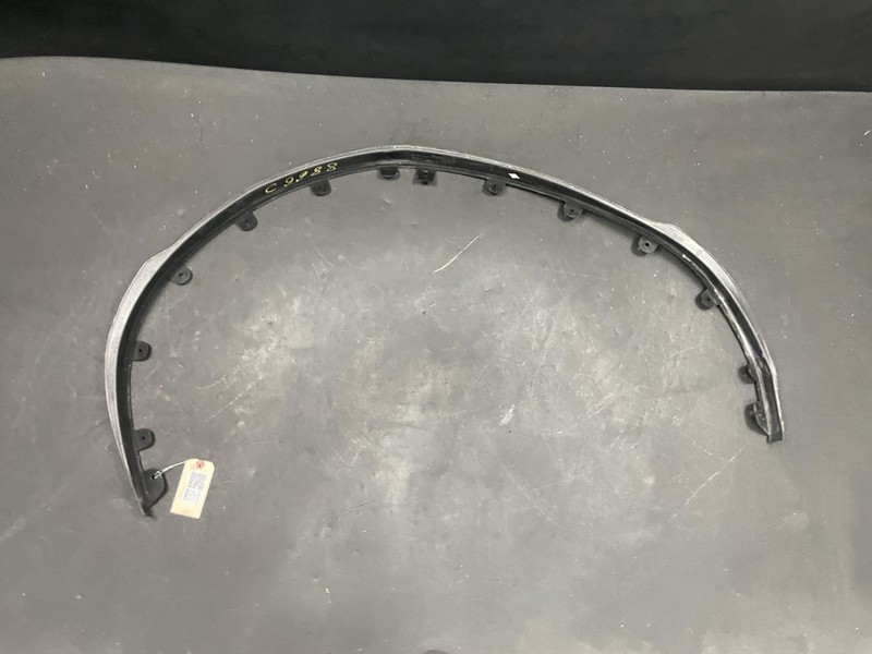 Front Bumper Lower Air Deflector 2021 Cadillac XT4 84036410 2019 2020 2022 2023