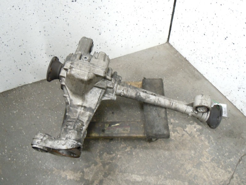 2007-2010 Audi Q7 4.2L Front Differential Carrier OEM