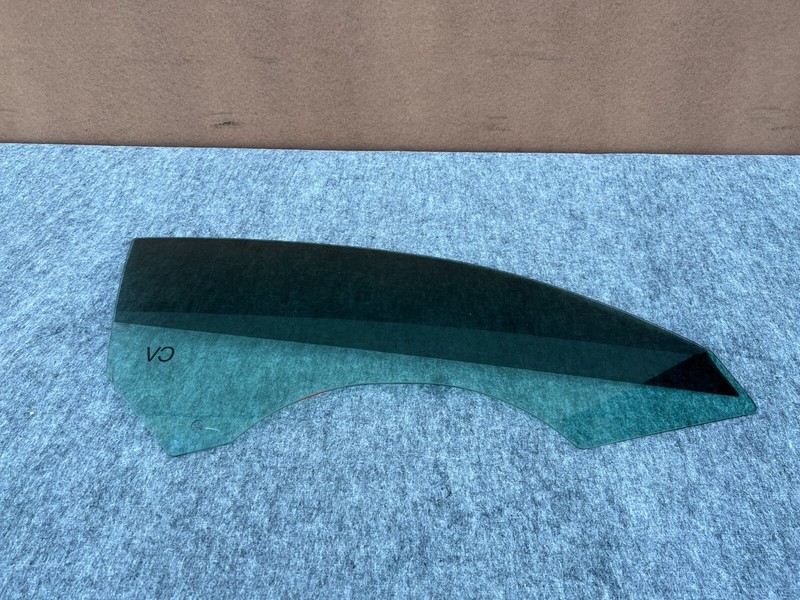 FORD MUSTANG GT CONVERTIBLE 2015-2022 OEM RIGHT PASSENGER DOOR WINDOW GLASS ASSY