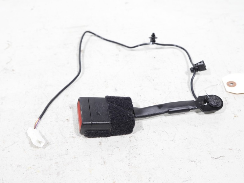 2016 - 2022 BMW X1 F48 B46 FRONT RIGHT SIDESEATBELT BUCKLE 7313299 OEM 76K