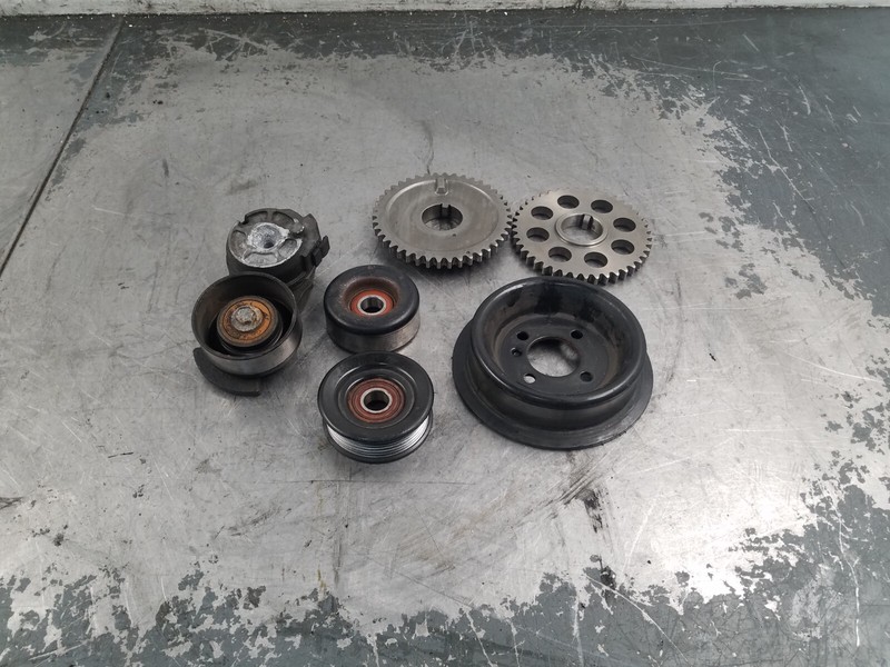 2004 03 04 Mercury Marauder 4.6L 32V Misc Engine Pulley / Gears #1749 Q5