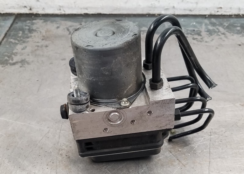 2005 Audi S4 B7 ABS Brake Pump Module #7218 X6