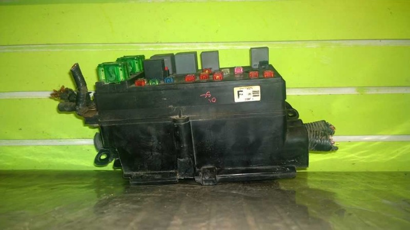 01 SATURN S SERIES SC 1.9L AT 3 DOOR COUPE FUSE & RELAY CENTER OEM 1428-3