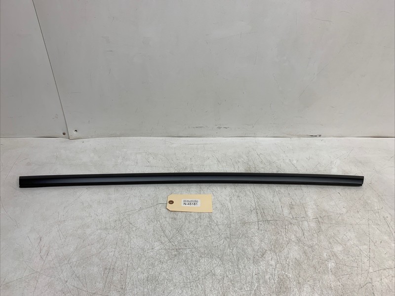 2026 Tesla Model Y Rear RH door belt molding trim OEM 1495722-00-B 45181 U8