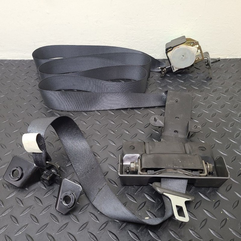 05-07 Nissan Titan Extended Cab Rear Center Retractor Gray OEM 88845-7S271