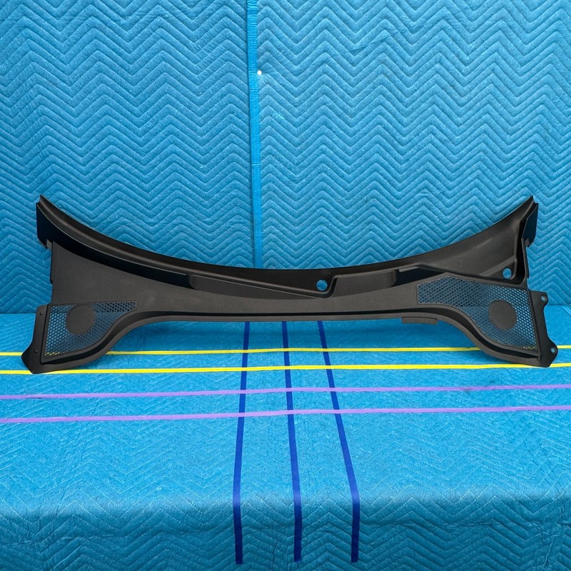 07–14 Audi TT Roadster Convertible Front Center Wiper Cowl Cover OEM 8J1819401