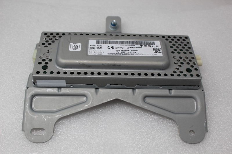 2020-24 Tesla Model Y Audio radio stereo receiver control module OEM 1527972-00-