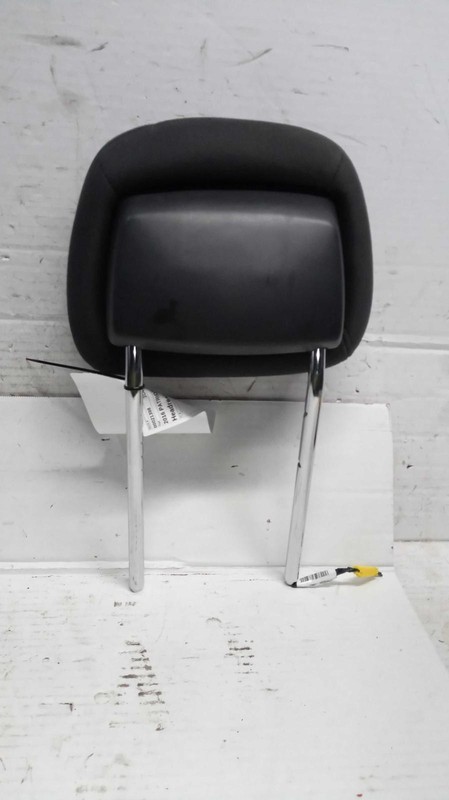 2016 Jeep Patriot Left White Headrest OEM 6086436 - 103K Miles