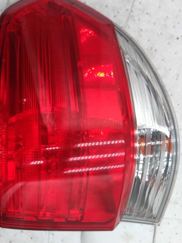2008 Honda Odyssey Right Tail Light Assembly Maroon OEM 224082 Used