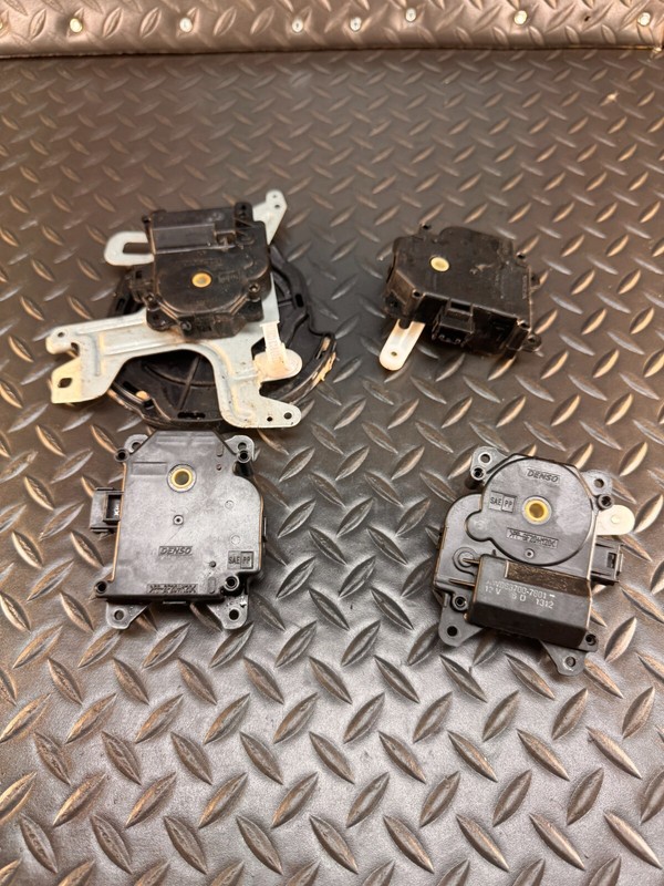 00-04 Toyota Avalon Main HVAC Blend Door Actuator Dorman actuator Motor SET OEM