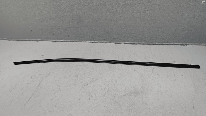 2018-2024 TOYOTA CAMRY FRONT PASSENGER SIDE DOOR WINDOW BELT BLACK MOLDING OEM