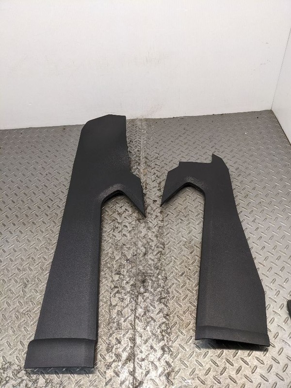 2015-2020 Tahoe Suburban Console Trim Black OEM 1171661 1183405