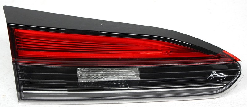 OEM LED Left Lid Mounted Tail Lamp For Toyota Corolla Cross XLE, XSE Lens Chip