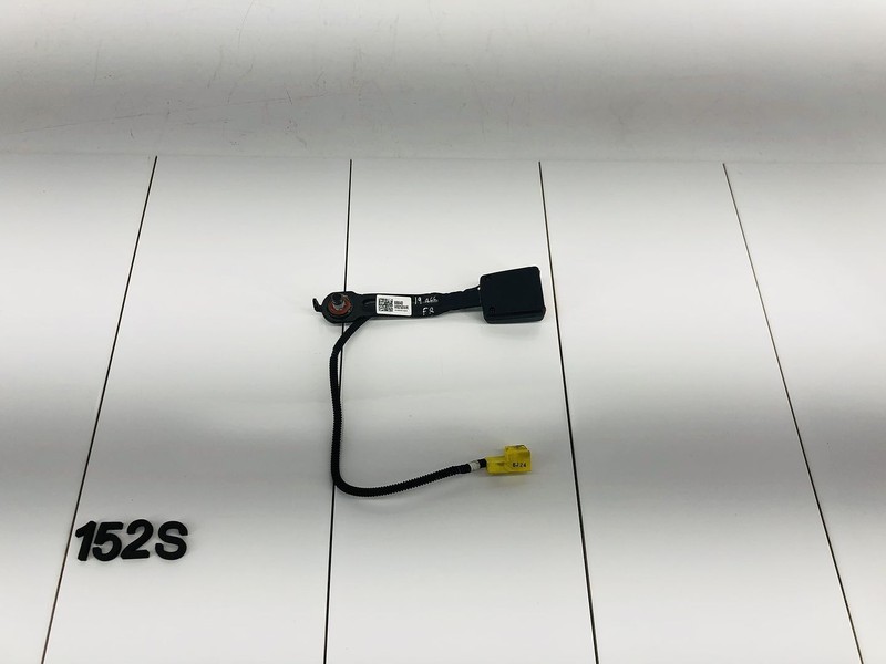 18-22 HYUNDAI ACCENT FRONT RIGHT PASSENGER SIDE SEAT BELT LATCH BUCKLE OEM