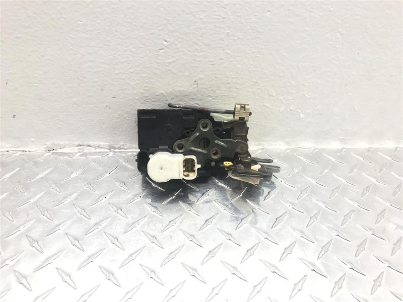 2004 GMC YUKON DRIVER ELECTRIC LOCK ACTUATOR OEM 16639869