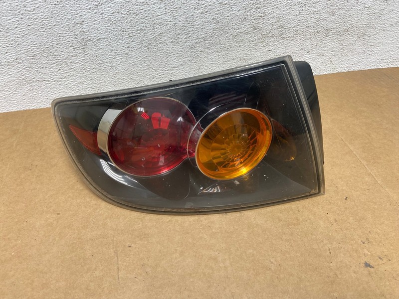 2004 2005 Mazda 3 Left Driver LH Side Tail Light OEM AE2923 LK