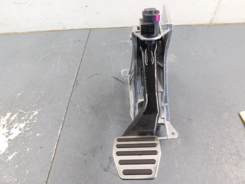 2018 17 20 21 22 Audi R8 V10 Plus Brake Pedal / Bracket #0481 L6