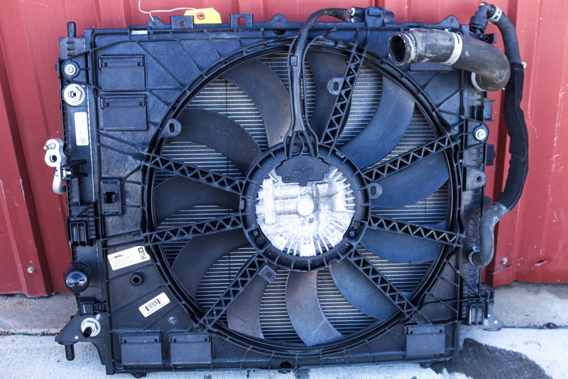 2017-2024 Chevy Camaro ZL1 M/T Radiator Condenser Fan Assembly OEM *USED* 38K