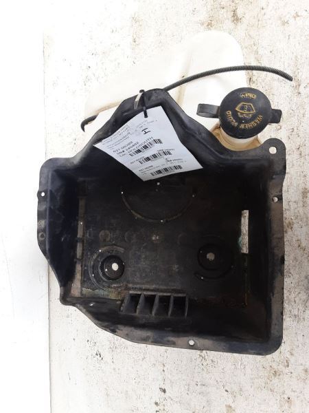 Wash Reservoir Includes Pump Fits 09-14 FORD F150 PICKUP 3233810