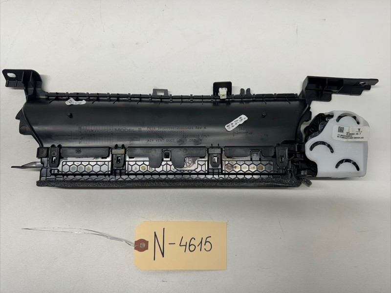 17-22 TESLA MODEL Y LEFT SIDE HEATER AC AIR VENT DUCT OEM 4615 B81