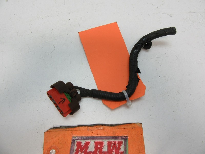 WIRE PLUG CONNECTOR RADIATOR FAN MOTOR SHROUD A/C CONDENSER AC COOLING 3.0L