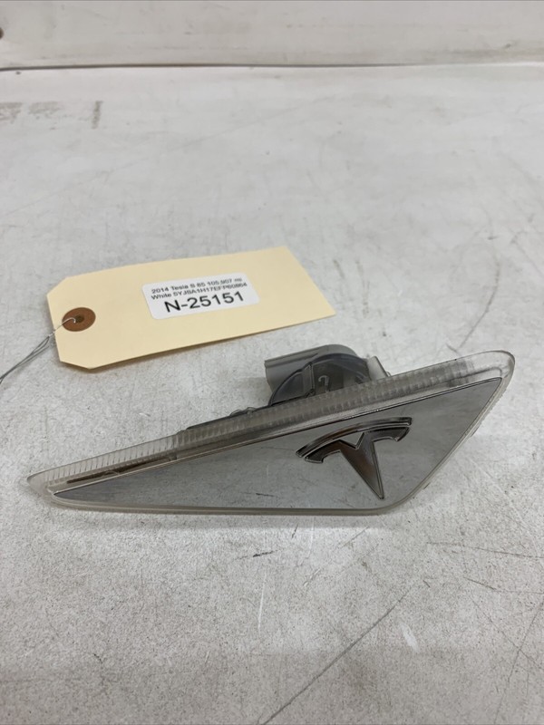 12-16 Tesla S FENDER SIDE MARKER LIGHT RIGHT PASSENGER 6007699-00-C 25151B34