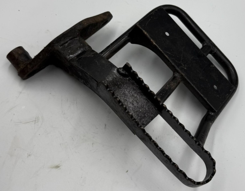 1987 1988 Suzuki Quad Runner LT300E LT 300 LT300 ATV Left Foot Peg Rest Mount H5