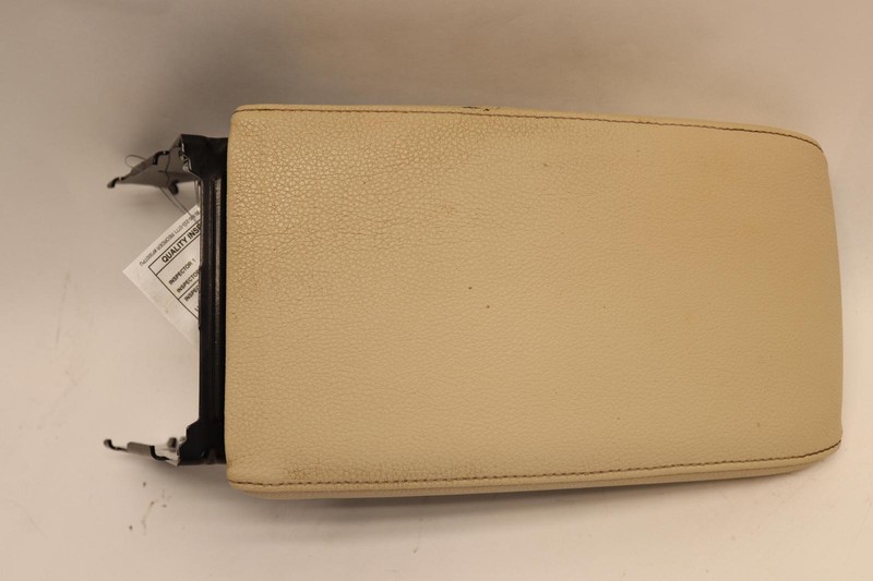 2010-2014 VOLKSWAGEN JETTA CENTER CONSOLE ARMREST COVER LID LEATHER OEM